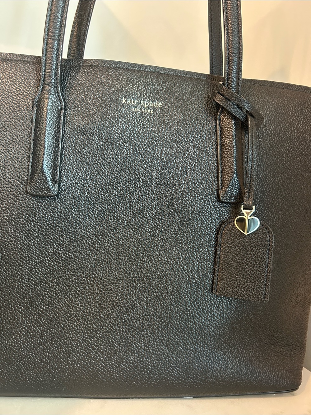 ♠️kate spade Black Pebbled Leather Tote with Charm - Picture 2 of 15